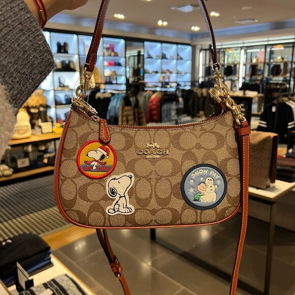 Coach X Peanuts Teri Shoulder Bag In Signature Canvas With Patches ce848 - Picture 1 of 9
